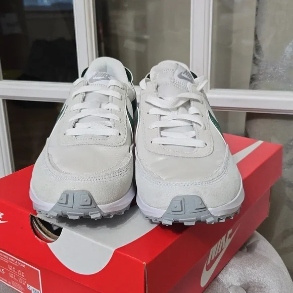 NWT Nike White and Green Athletic Shoes - Picture 2 of 7